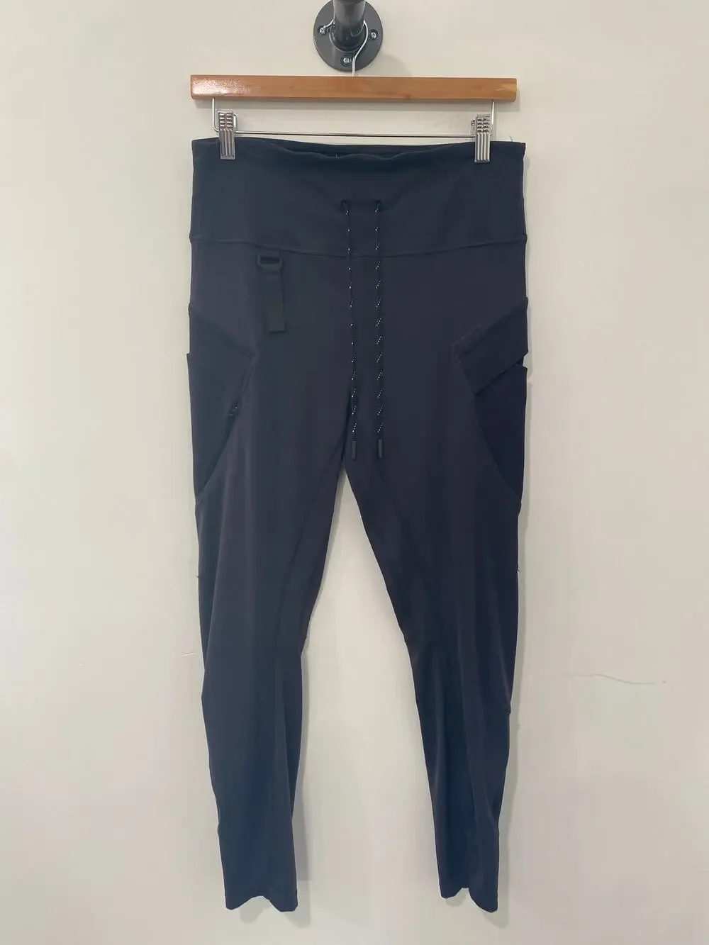 Lululemon Cargo Super High Rise Hiking Leggings Pants Black Size 10